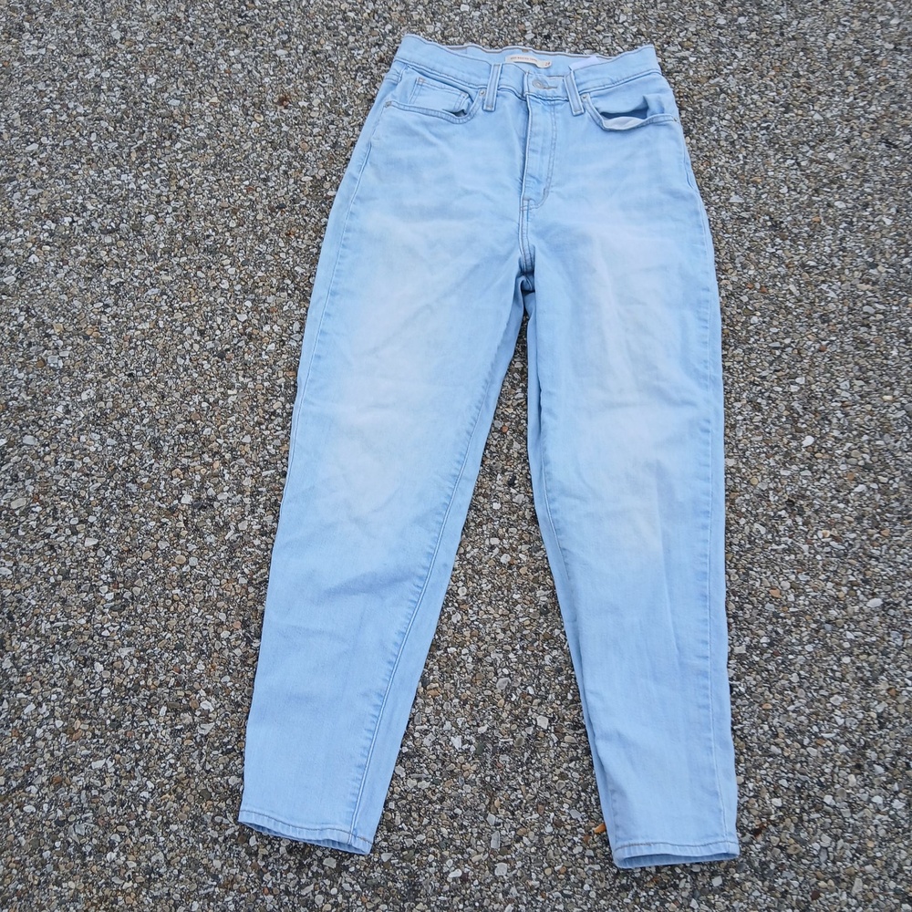 Levis High Waisted Taper Jeans Womens 28x27 Light Wash Blue Relaxed Denim